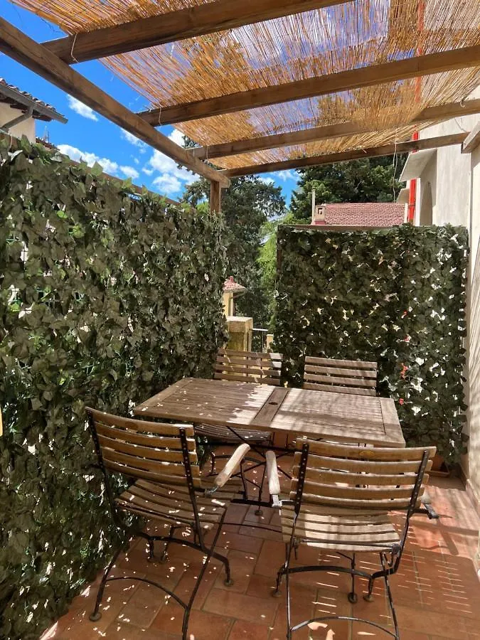 Apartment Elegant And Historic 3-Bedroom In City Center -By Likehomeflorence Italy