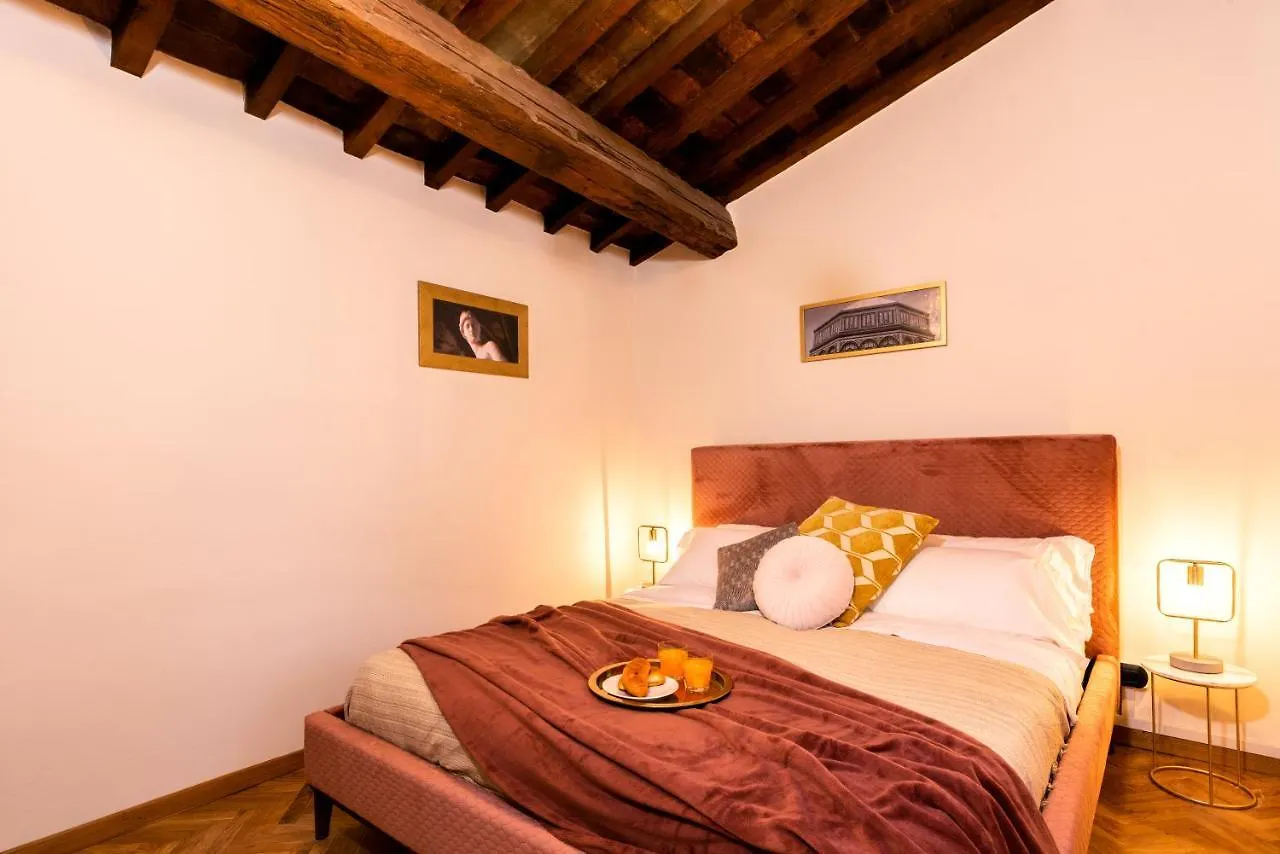 Apartment Elegant And Historic 3-Bedroom In City Center -By Likehomeflorence